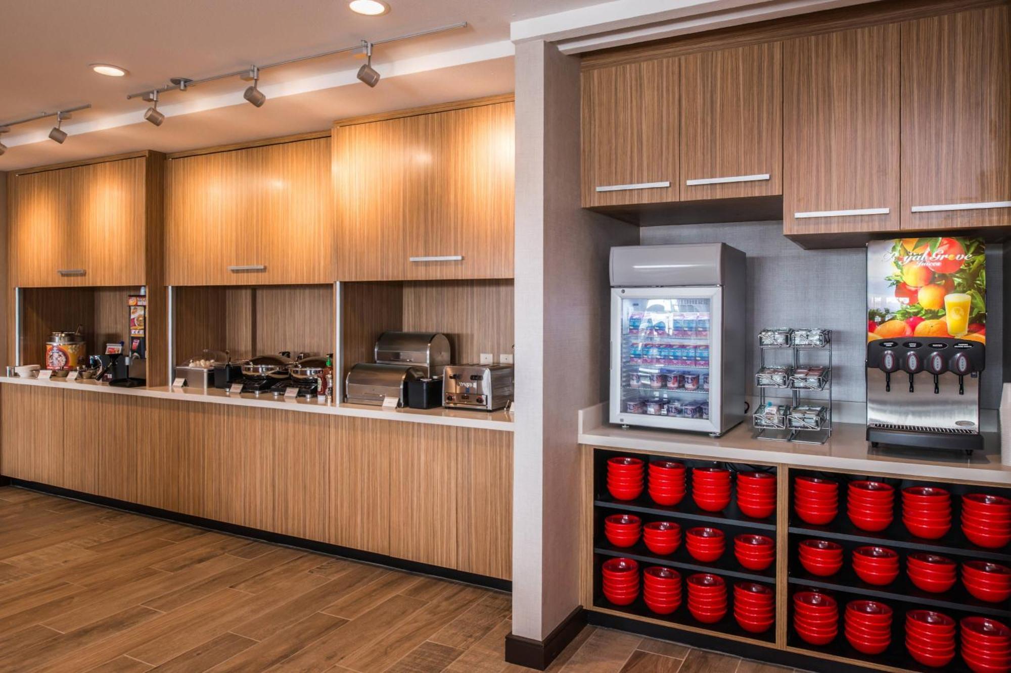 Towneplace Suites By Marriott Мерсед Экстерьер фото