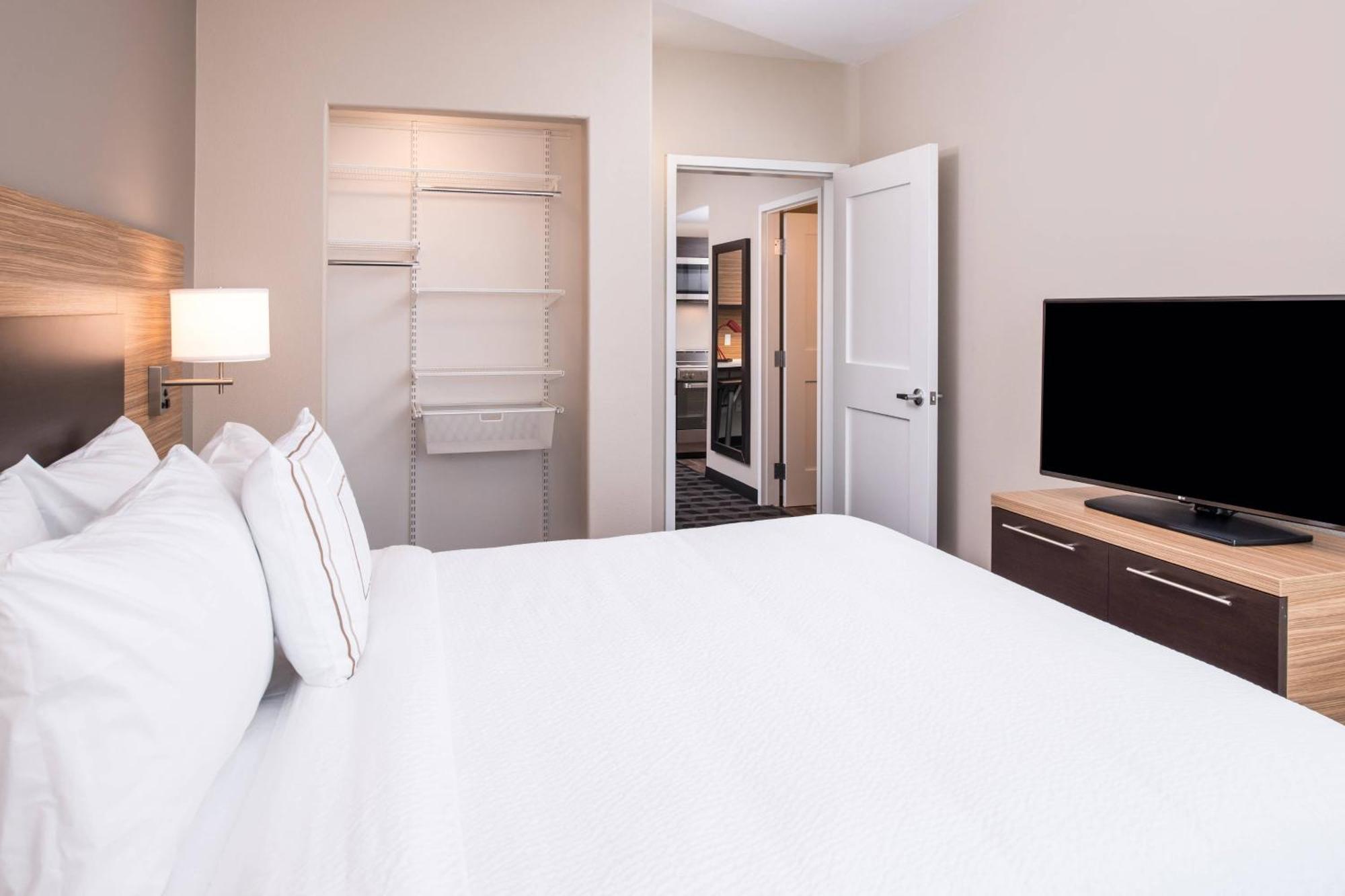 Towneplace Suites By Marriott Мерсед Экстерьер фото